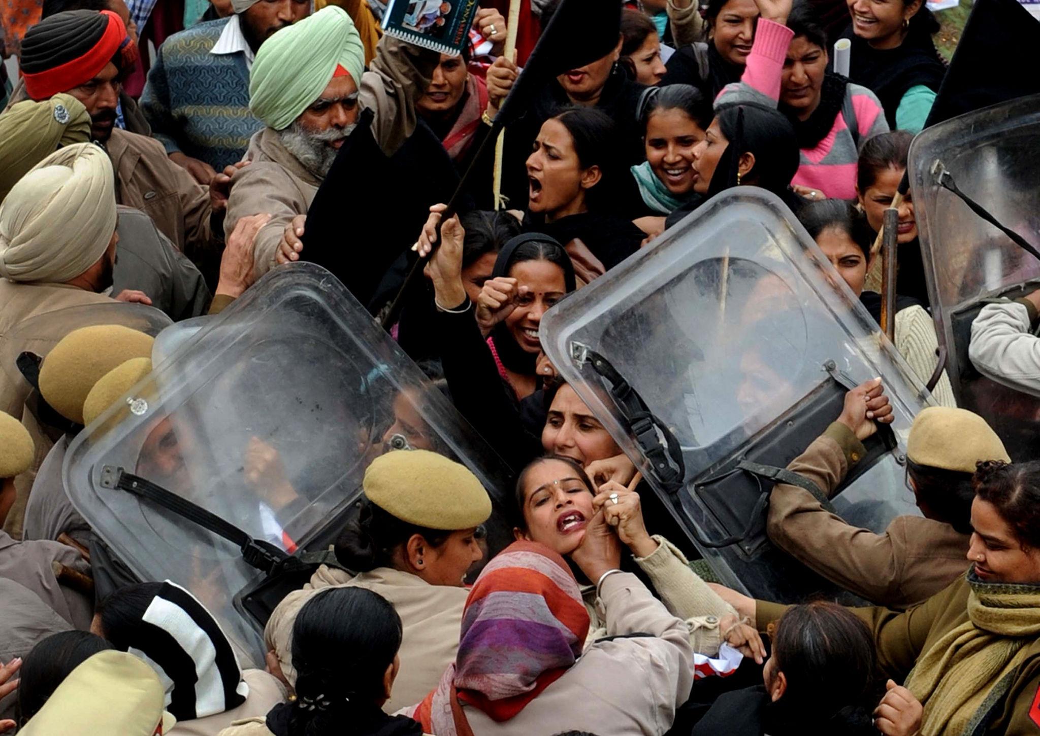 फतेहपुर हत्याकांड: प्रेम प्रसंग में युवक की हत्या का आरोप, शव के टुकड़े कर जलाने की कोशिश; दंपति गिरफ्तार